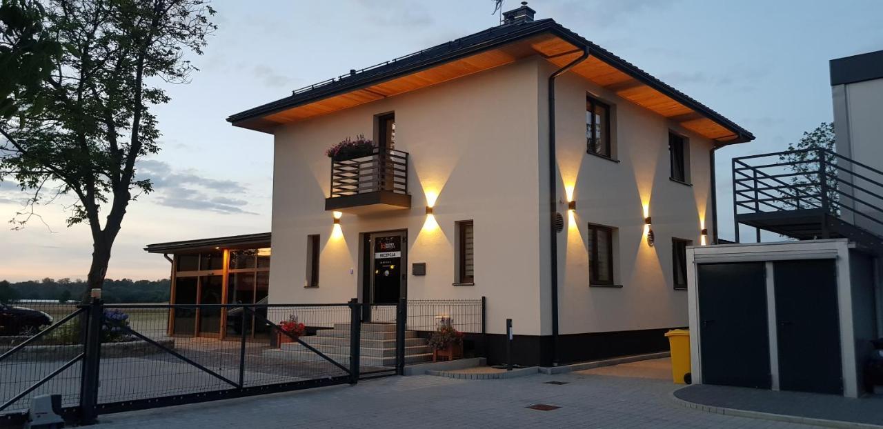 Happy Hostel&Apartments Zator Exterior foto